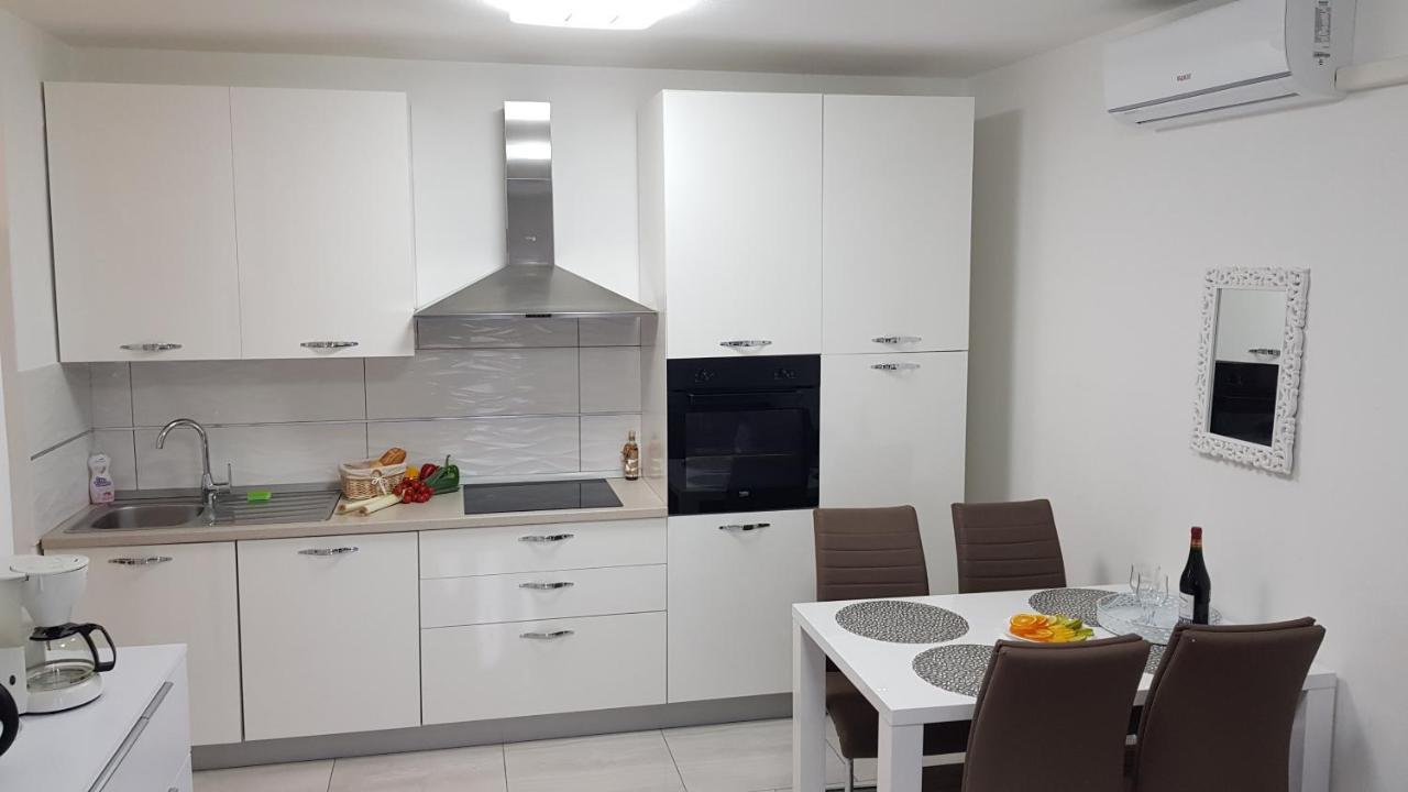 Apartman Ivan Senj  Eksteriør bilde